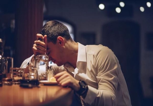 登录入口 头孢配酒，说走就走！除了头孢，“这六类药”千万别碰酒
